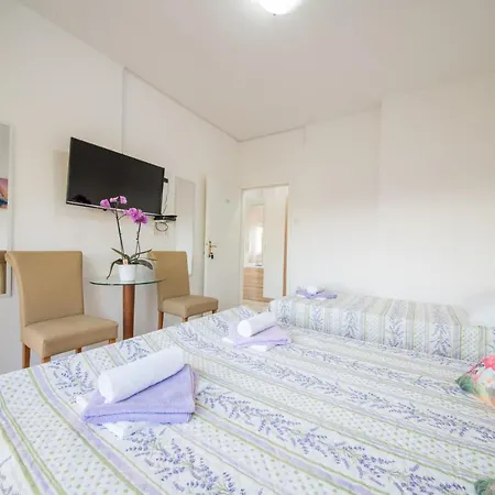 Frühstückspension Riviera Starigrad Paklenica