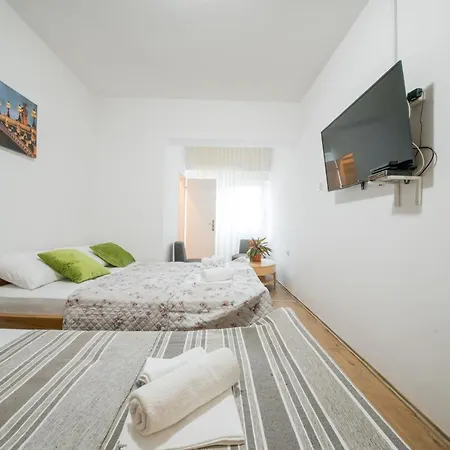 Riviera Bed & Breakfast