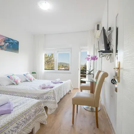 Riviera Bed & Breakfast 3*