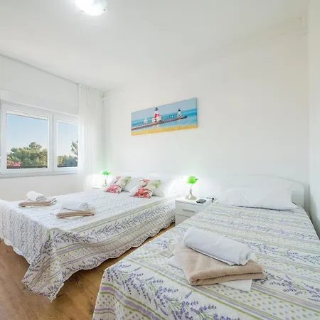Riviera 3*